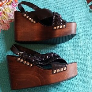 Sixtyseven new wedges from Anthropology
